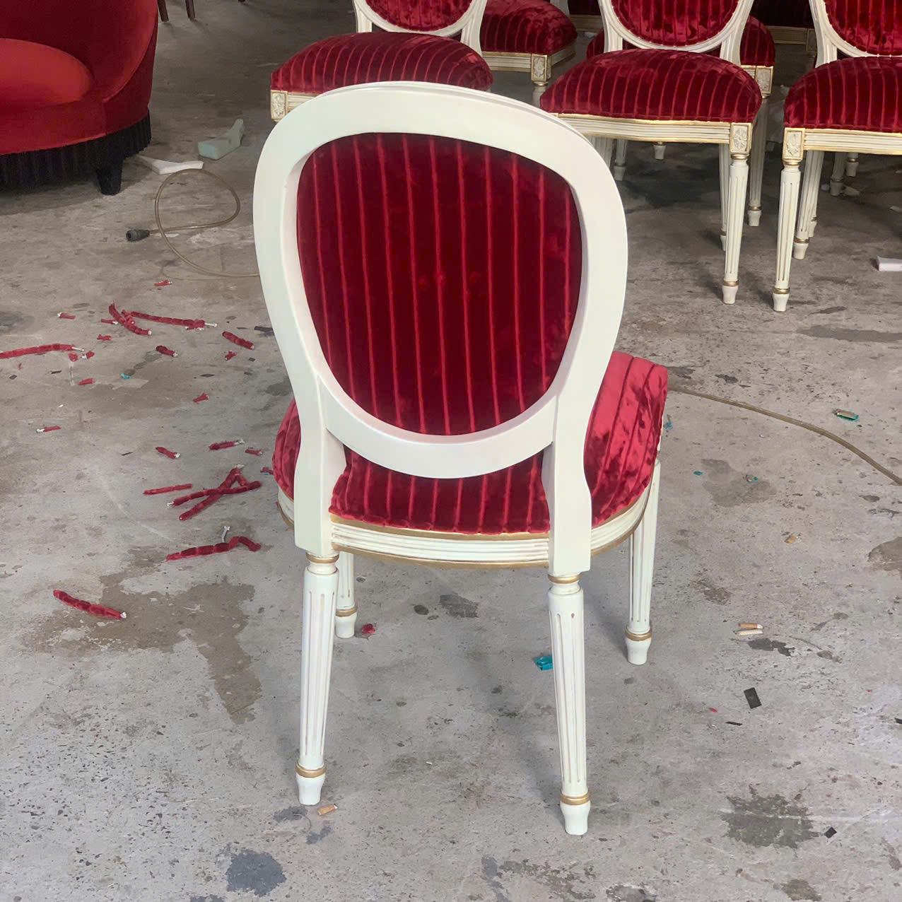 GHẾ ĂN CỔ ĐIỂN LOUIS BỌC NHUNG